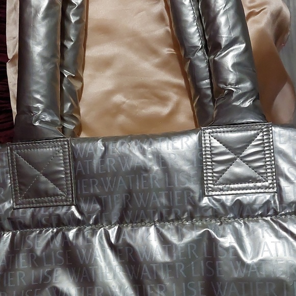 Lise Watier Silver Logo Padded Tote Bag - Picture 6 of 11